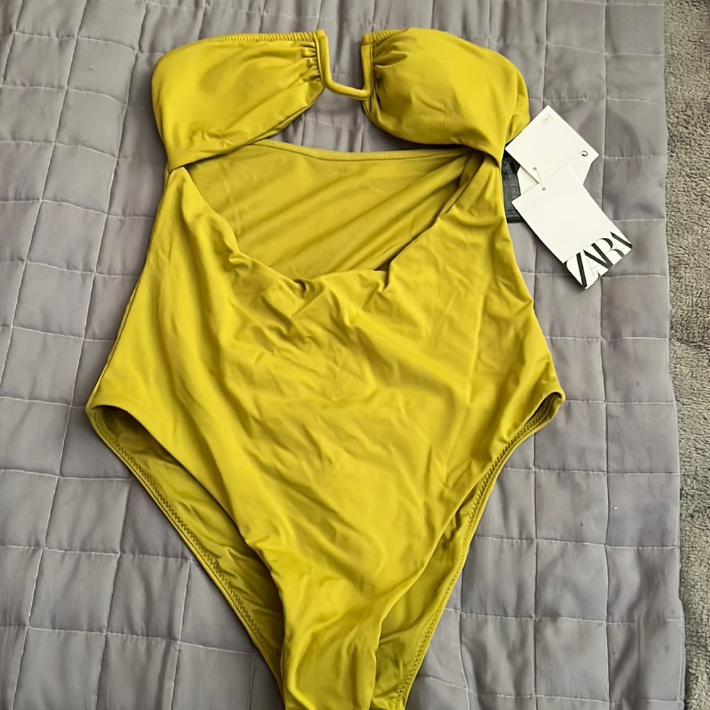 Very cute cut-out Zara bathing suit. Worn once